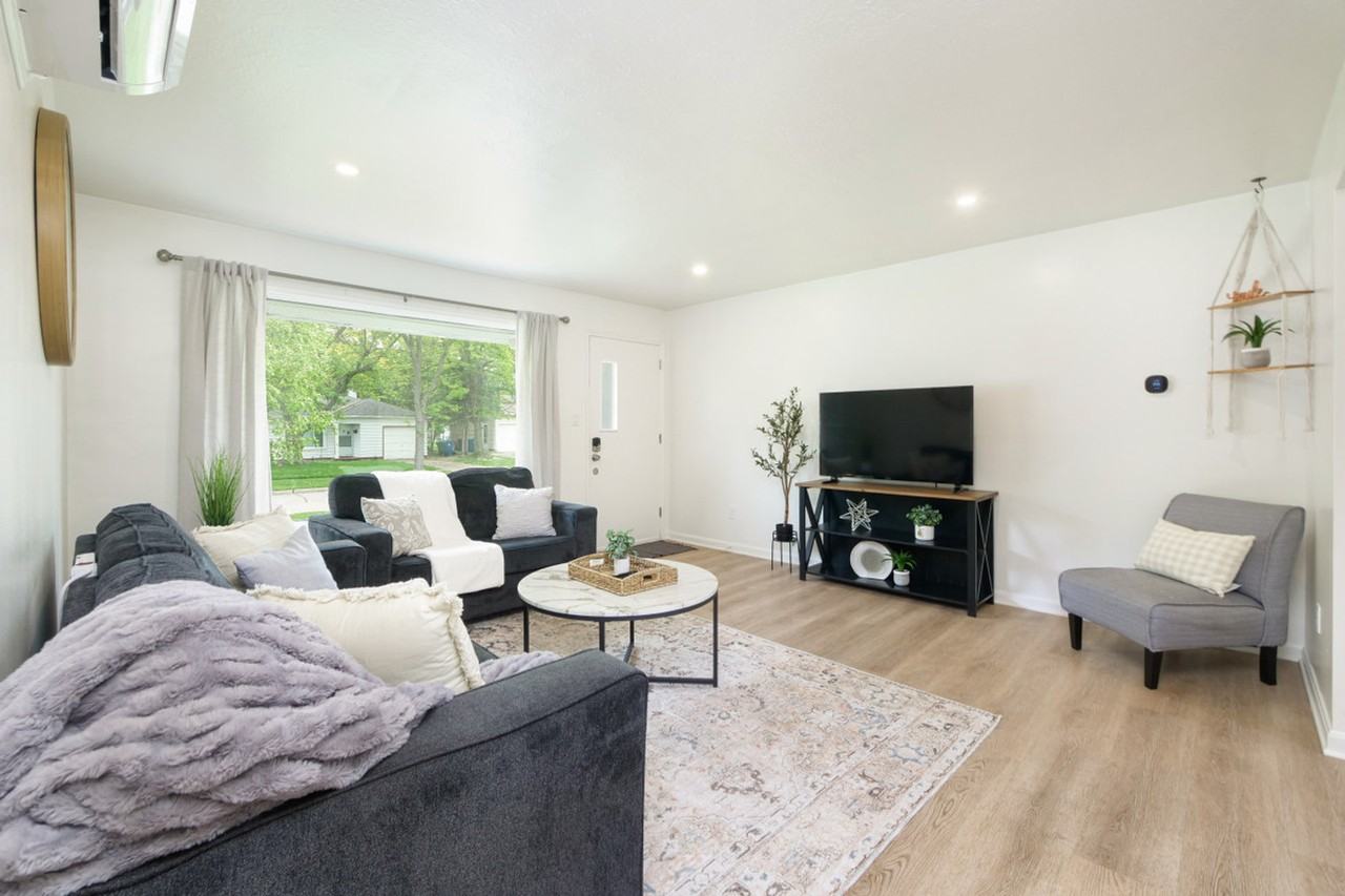 6484 Aylesworth Dr #1061104P - Photo 2 of 36