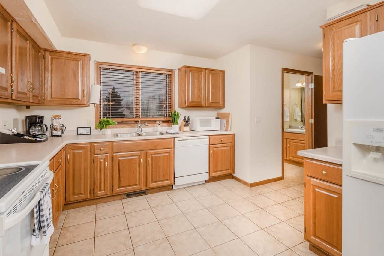 1697 Gateway Pl #1061621P - Photo 3 of 16