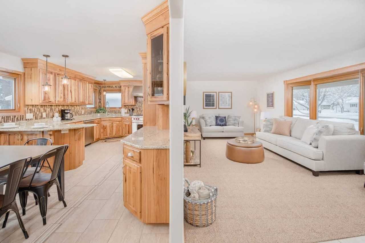 2100 School St #1061623P - Photo 2 of 20