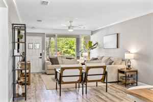 featured image of 119 W Suwannee Ln