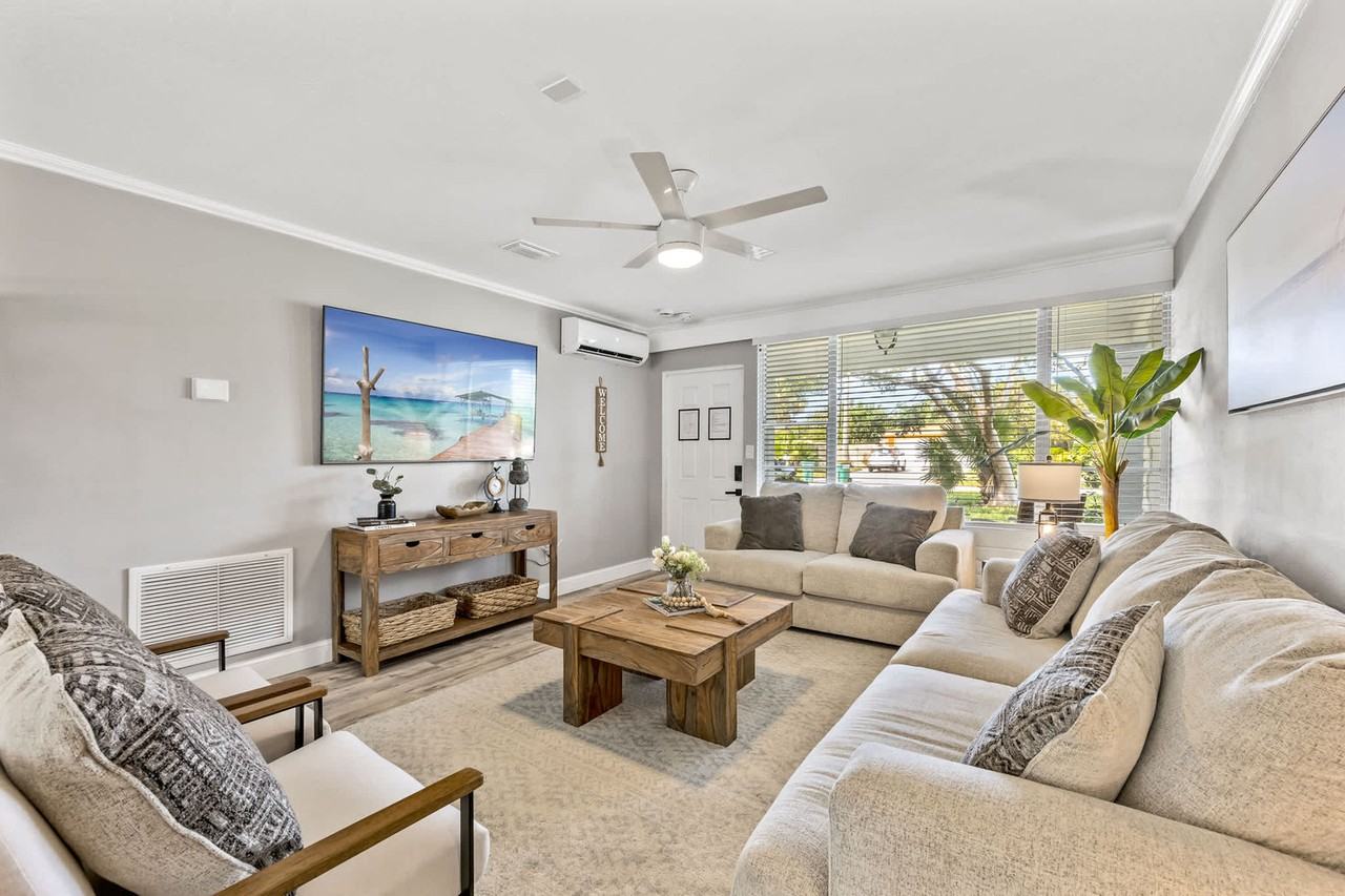 119 W Suwannee Ln #1069199P - Photo 3 of 48