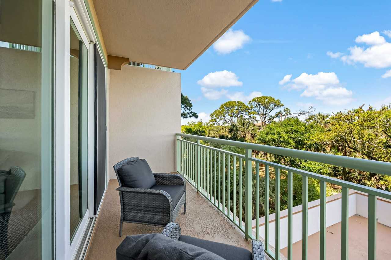 605 Kemp Street - Photo 5 of 119