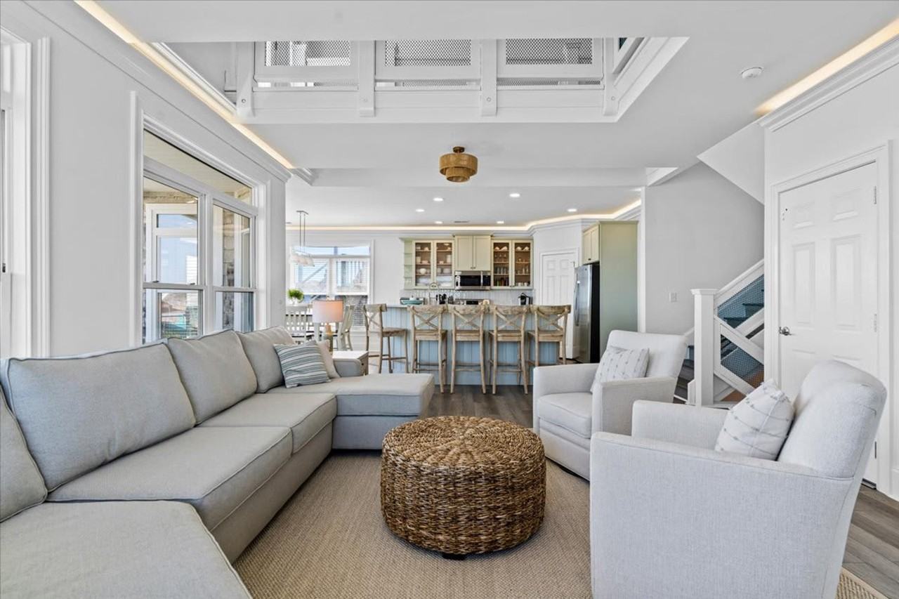 397 E Second St #1069890P - Photo 6 of 50