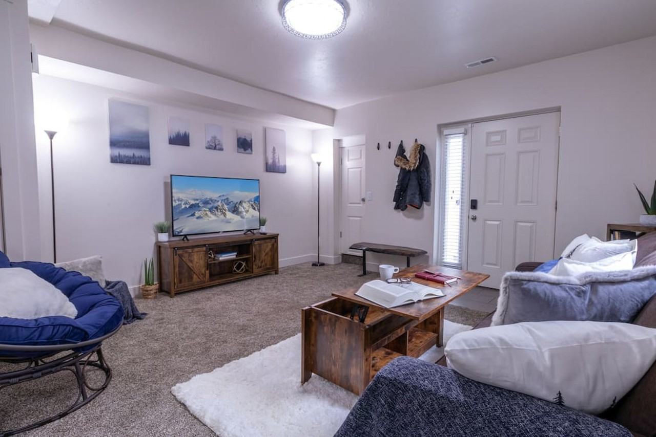 676 E Markea Ave #1071593P - Photo 2 of 17