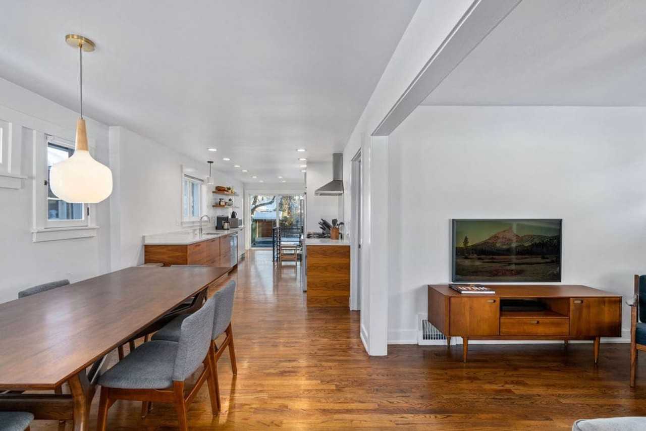 1198 E Browning Ave #1071595P - Photo 5 of 23