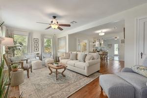 featured image of 712 Eagle Pass St