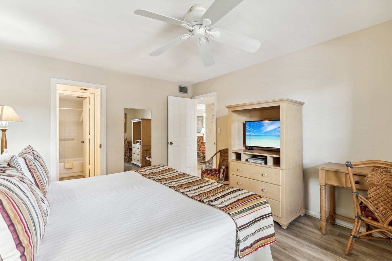 600 Neapolitan Way #1073544P - Photo 3 of 27