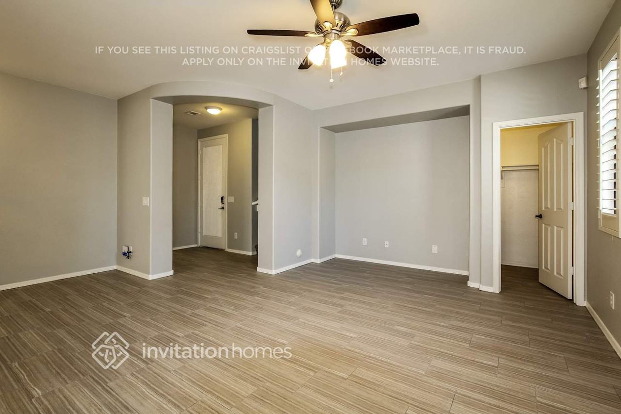 2388 W Dusty Wren Dr - Photo 3 of 21