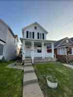 featured image of 814 Summit St #2