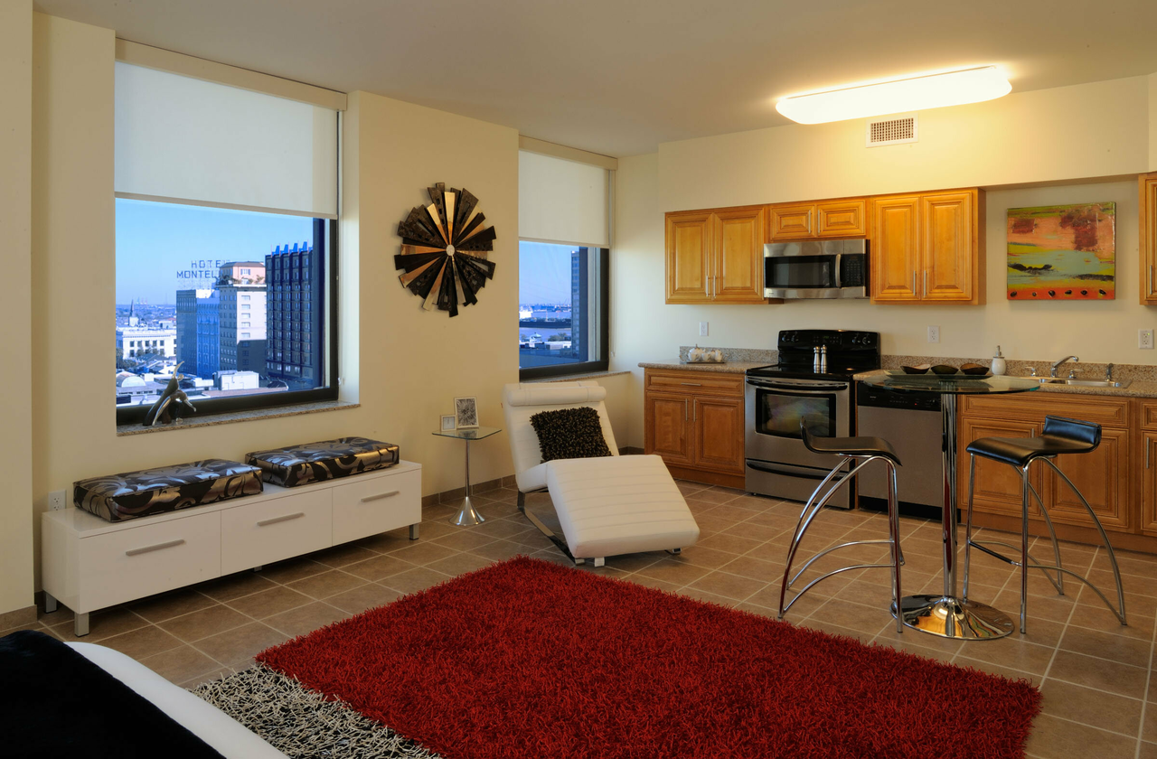 200 Carondelet - Photo 6 of 16