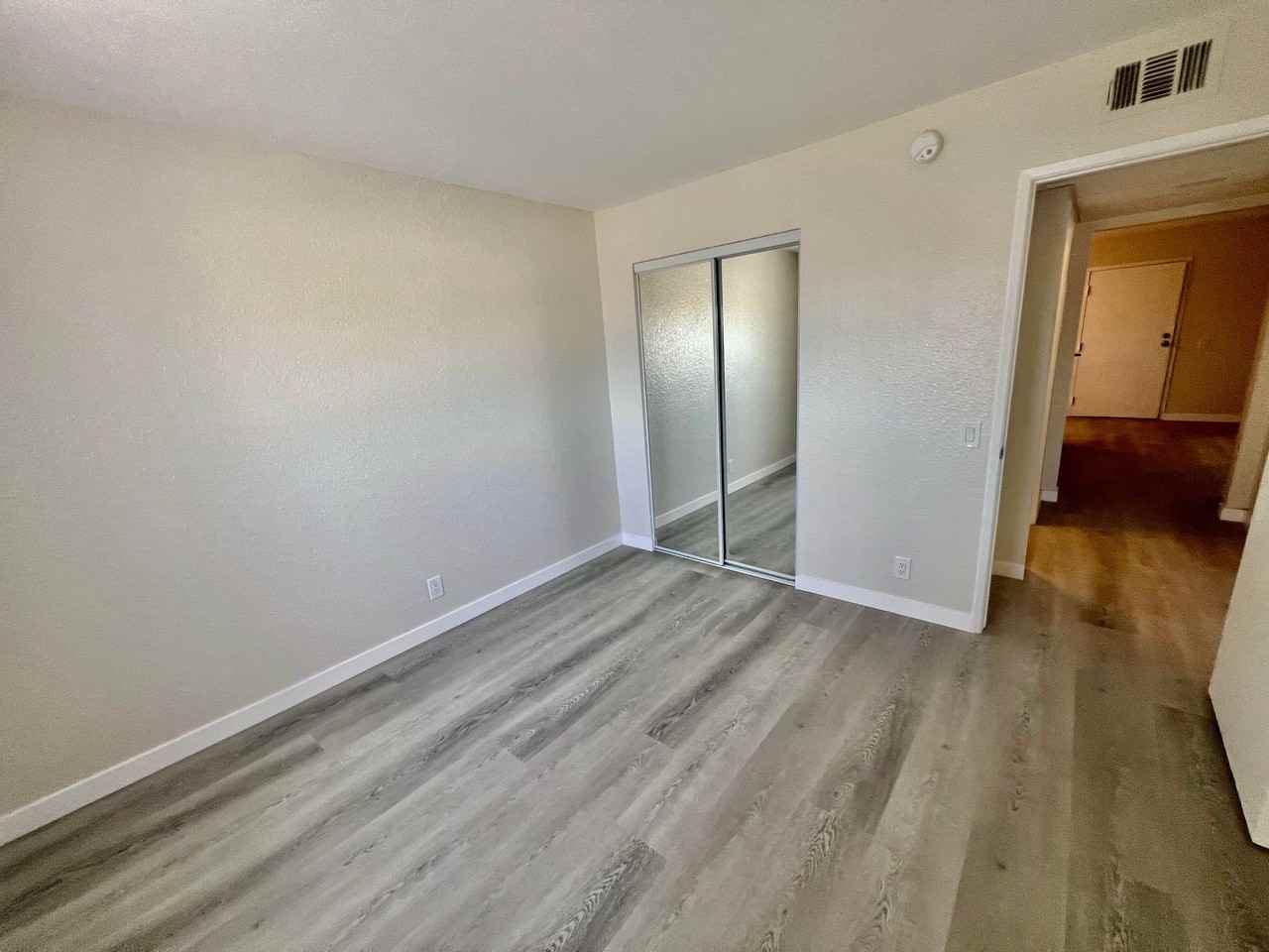 Astoria Apartments - Photo 5 of 6