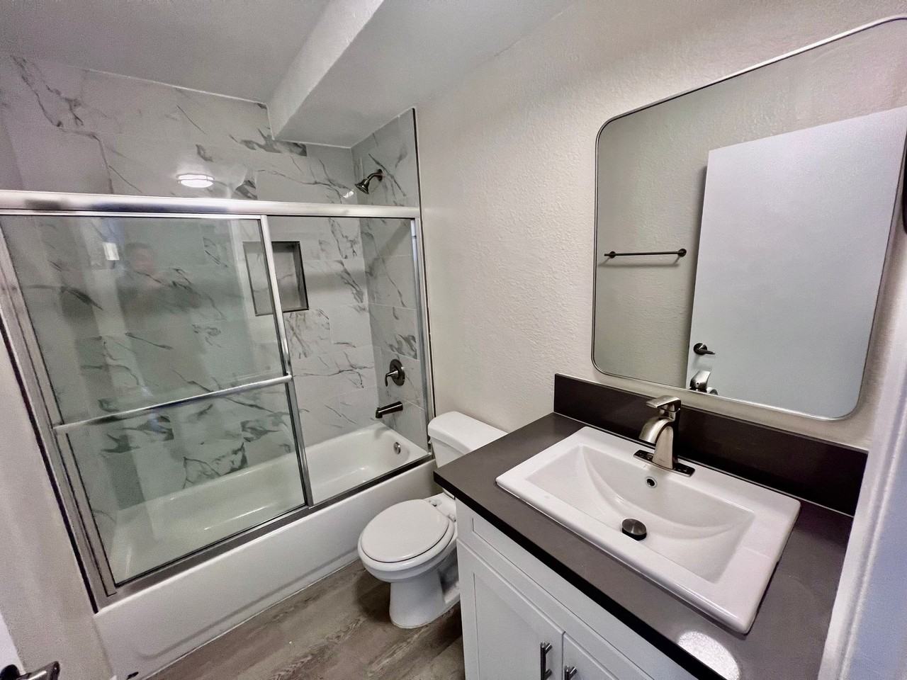 Astoria Apartments - Photo 6 of 6