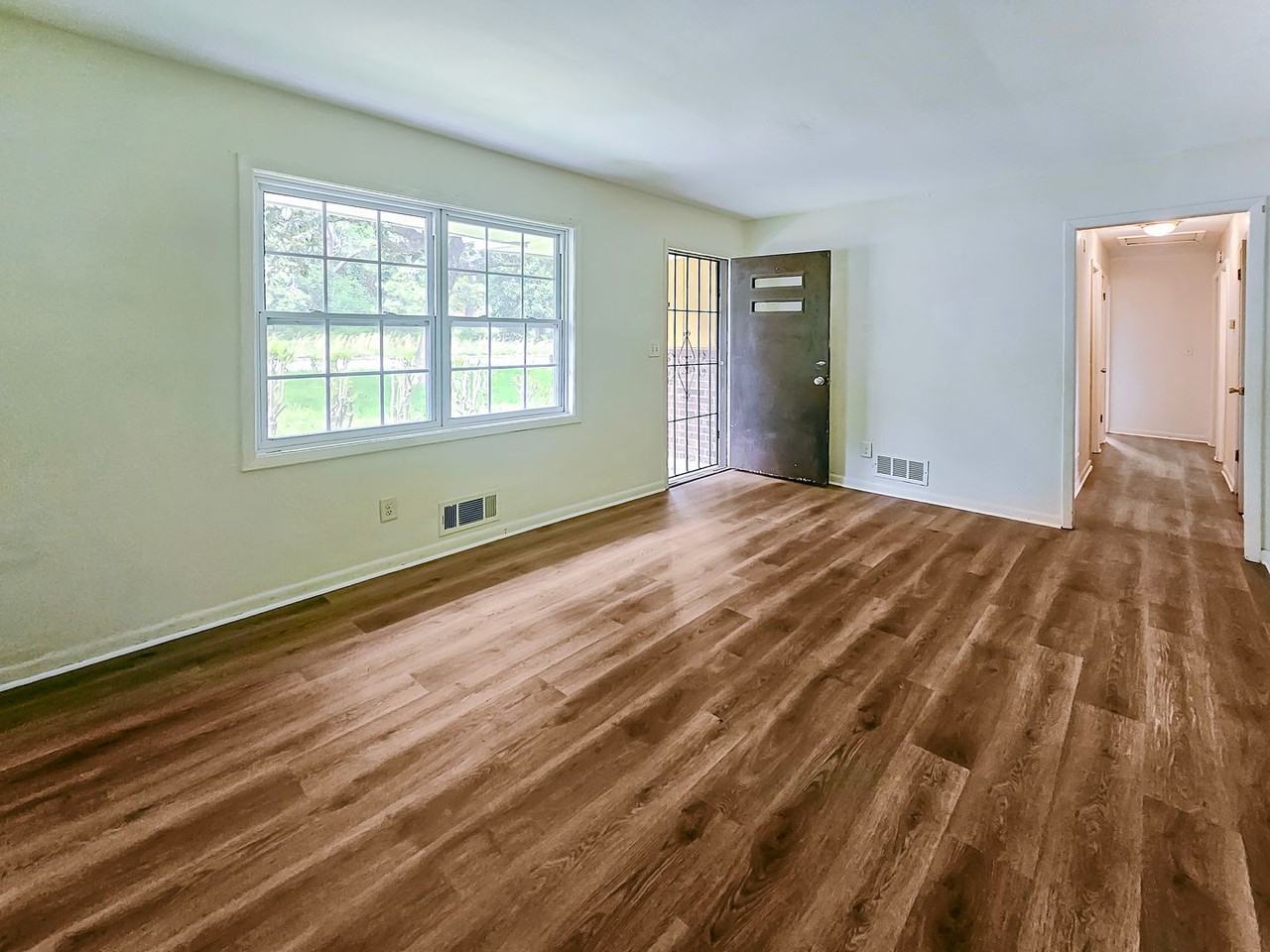1637 Barrett Dr Nw - Photo 5 of 26