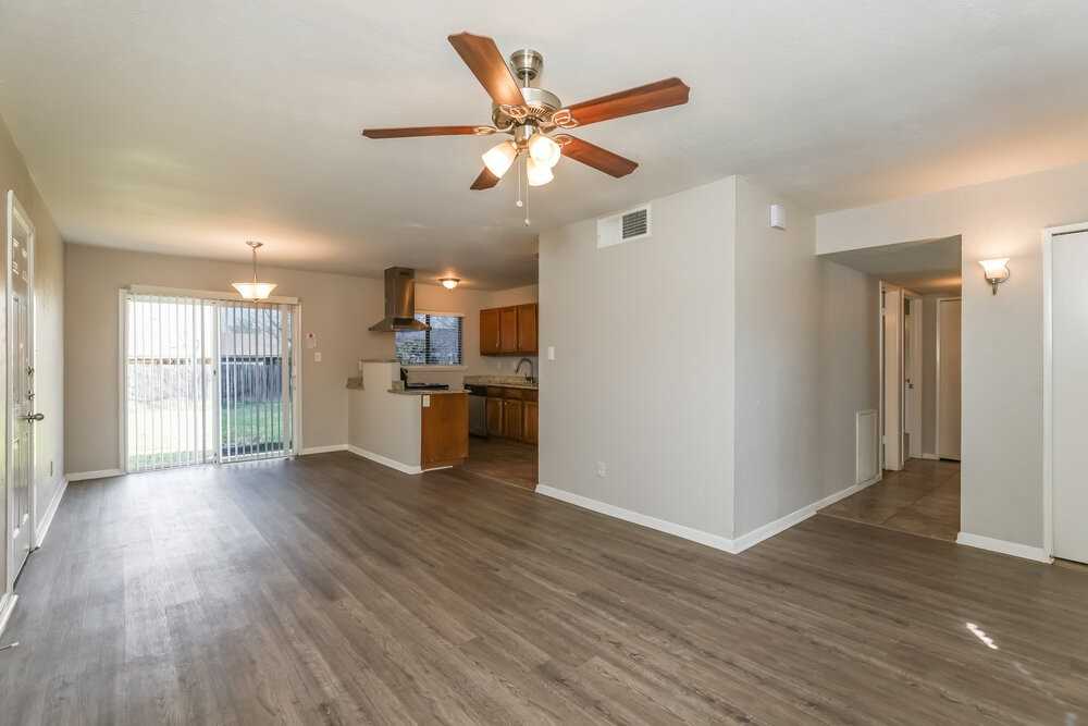 6937 Sandybrook Dr - Photo 3 of 19