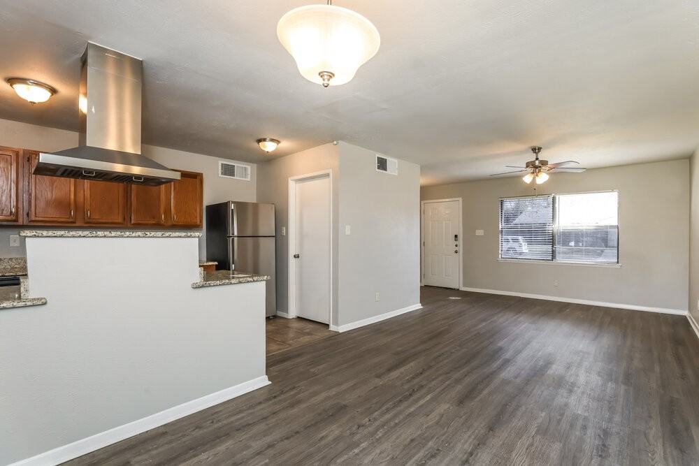 6937 Sandybrook Dr - Photo 5 of 19