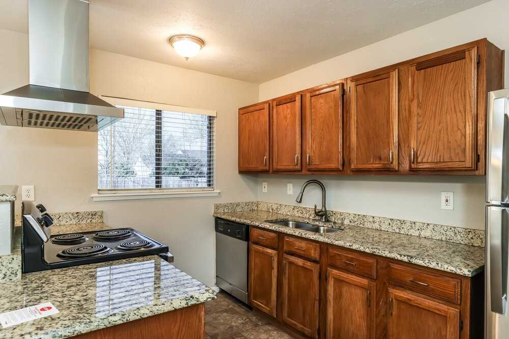 6937 Sandybrook Dr - Photo 6 of 19