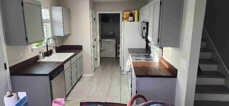423 Golden Walk - Photo 3 of 15