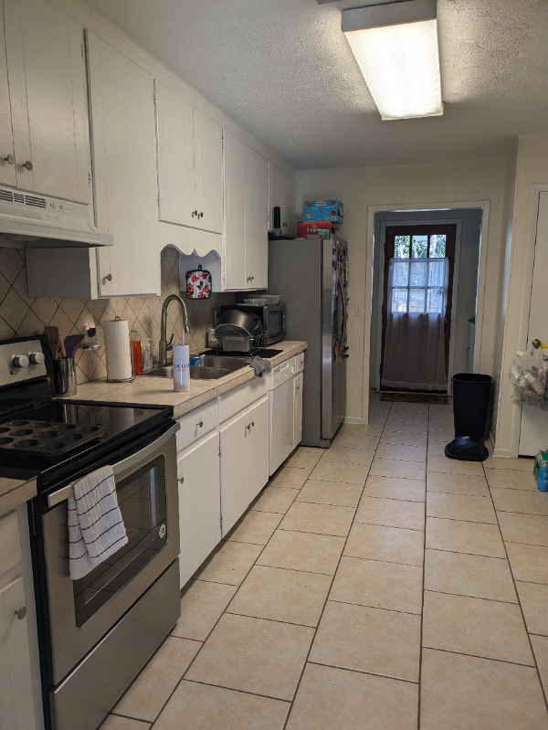 109 Maple St - Photo 6 of 9