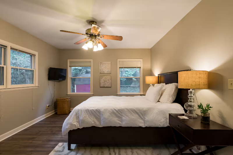 692 N Superior Ave #1