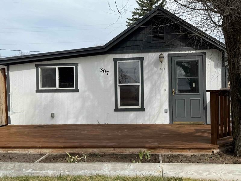 307 1st Avenue East - Photo 2 of 18