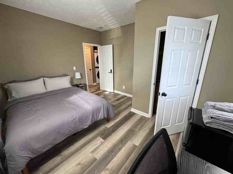 263 S Chester Ave #7 - Photo 3 of 36