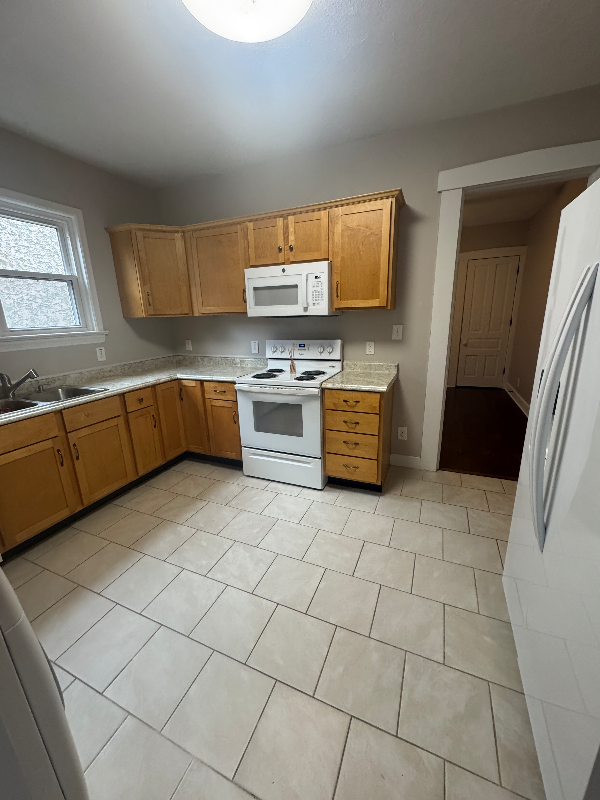 18 Bradford St - Photo 3 of 6