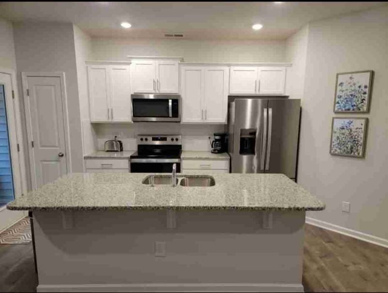 1107 Banworth Ct - Photo 2 of 7