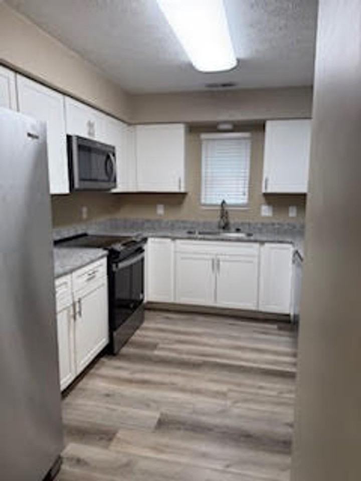 913 Brittany Deanne Ln - Photo 5 of 26