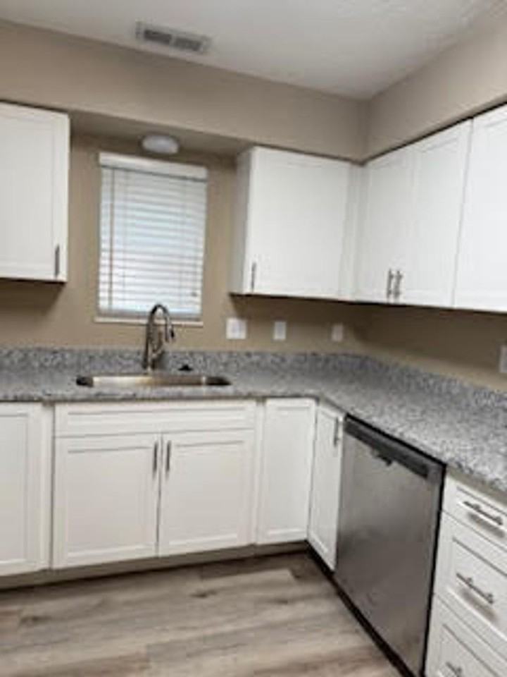 913 Brittany Deanne Ln - Photo 7 of 26