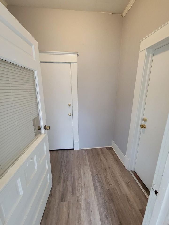 633 Tucker St - Photo 3 of 9