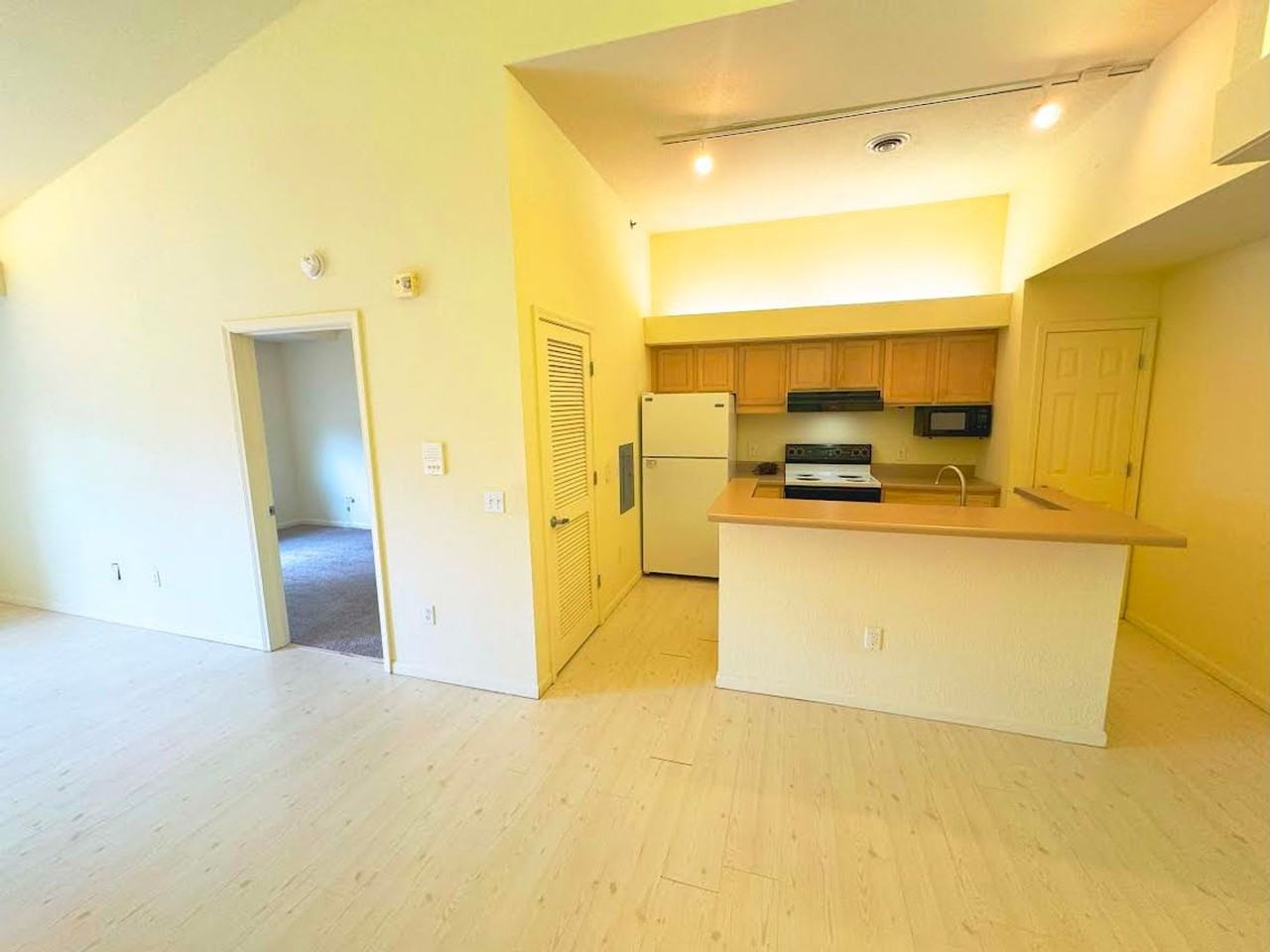 312SPU - Photo 2 of 17