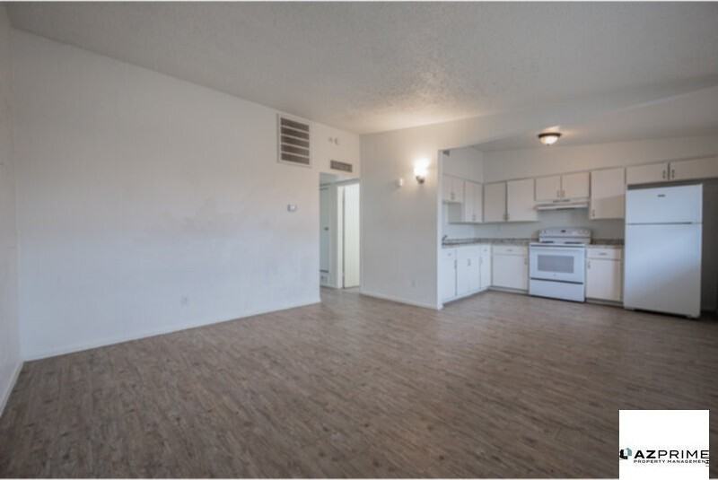 2139 W Devonshire Ave #2 - Photo 3 of 13