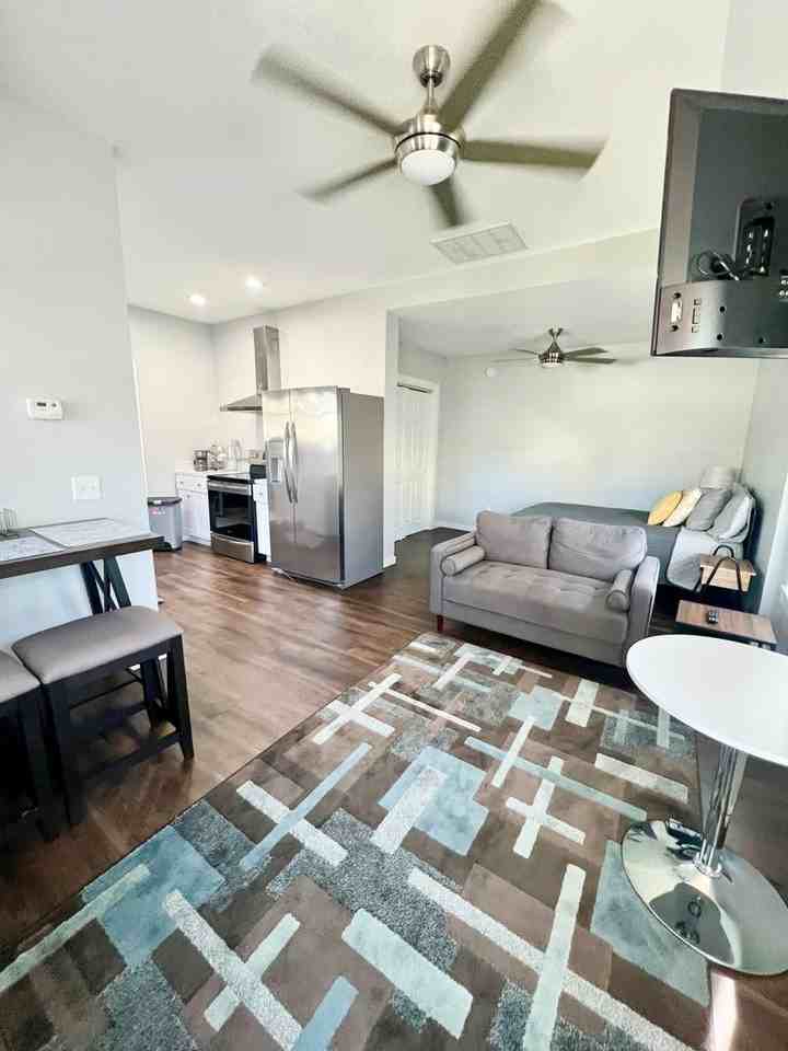 1206 Fairfield Ave - Photo 3 of 23