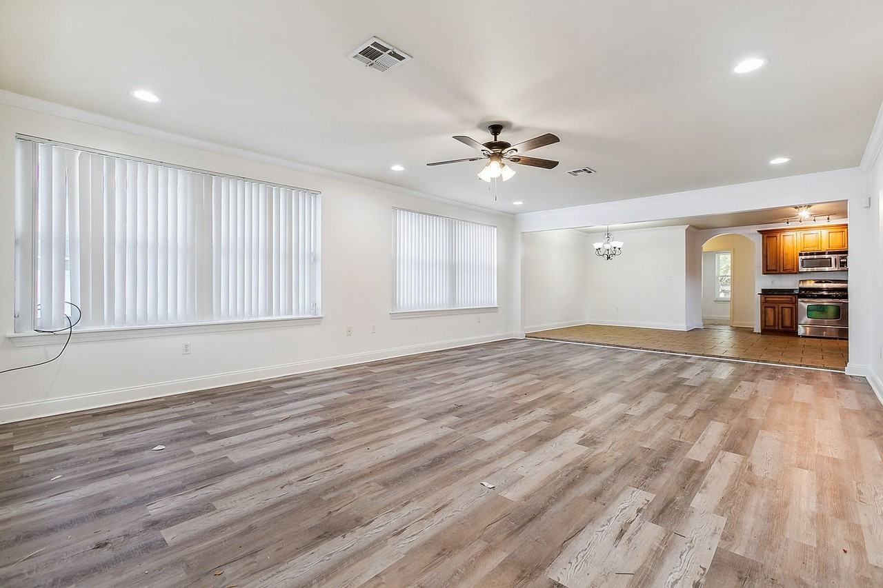 1339 Riviera Ave - Photo 3 of 14