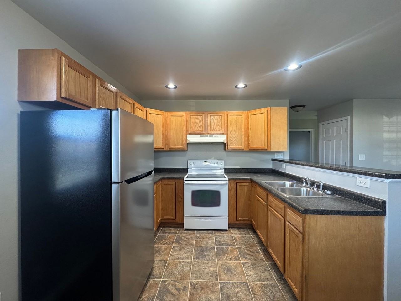 314 S Walnut St - Photo 2 of 8