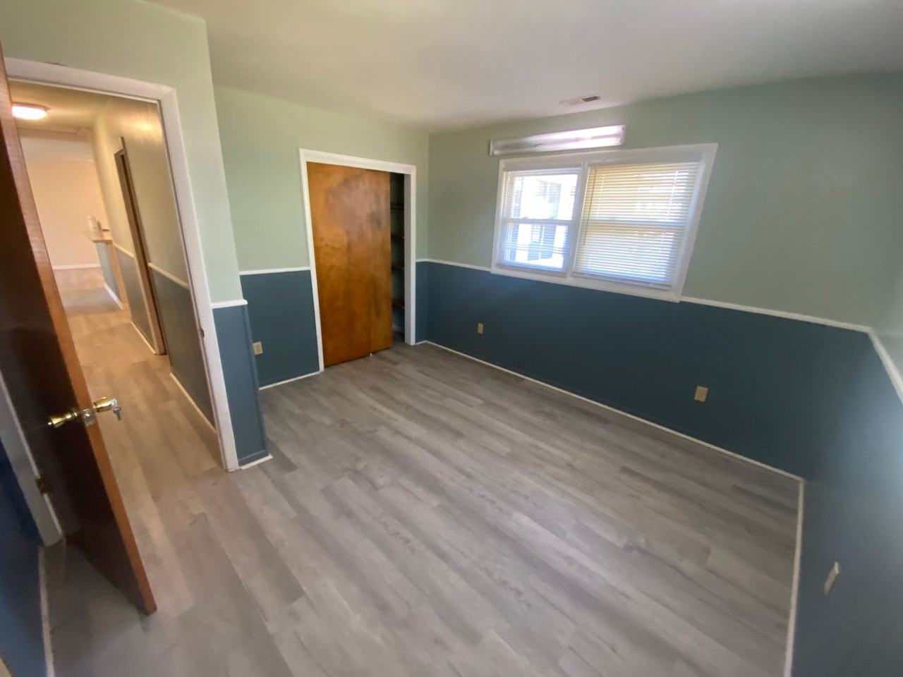 1107A Roanoke St E - Photo 4 of 18