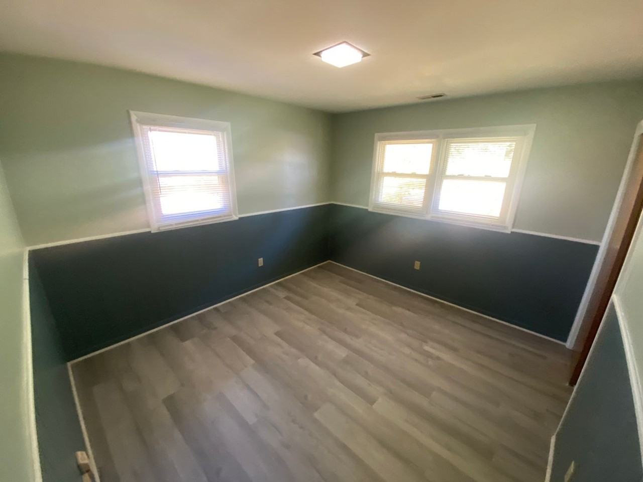 1107A Roanoke St E - Photo 6 of 18