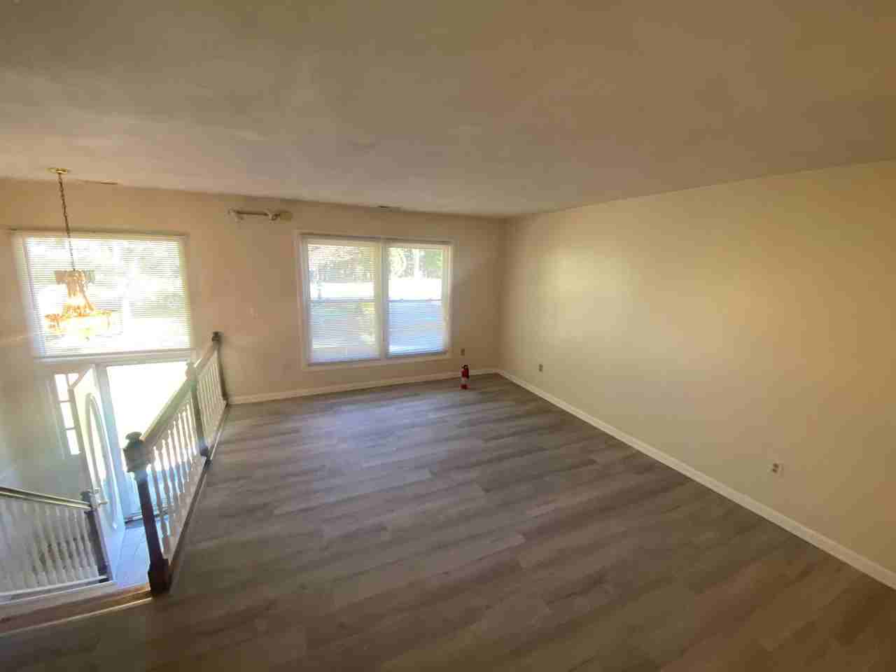 1107A Roanoke St E - Photo 7 of 18