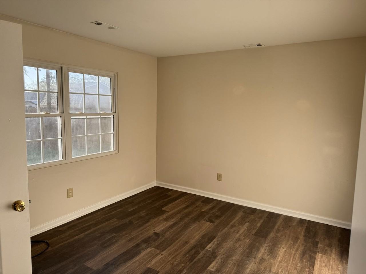 219 Poplar Rd - Photo 2 of 11