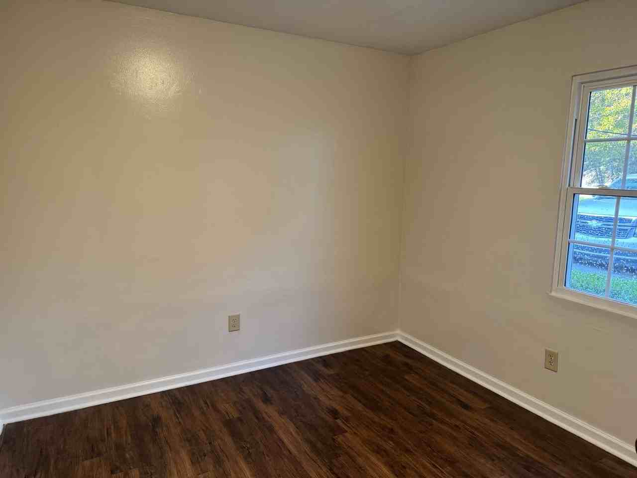 219 Poplar Rd - Photo 6 of 11