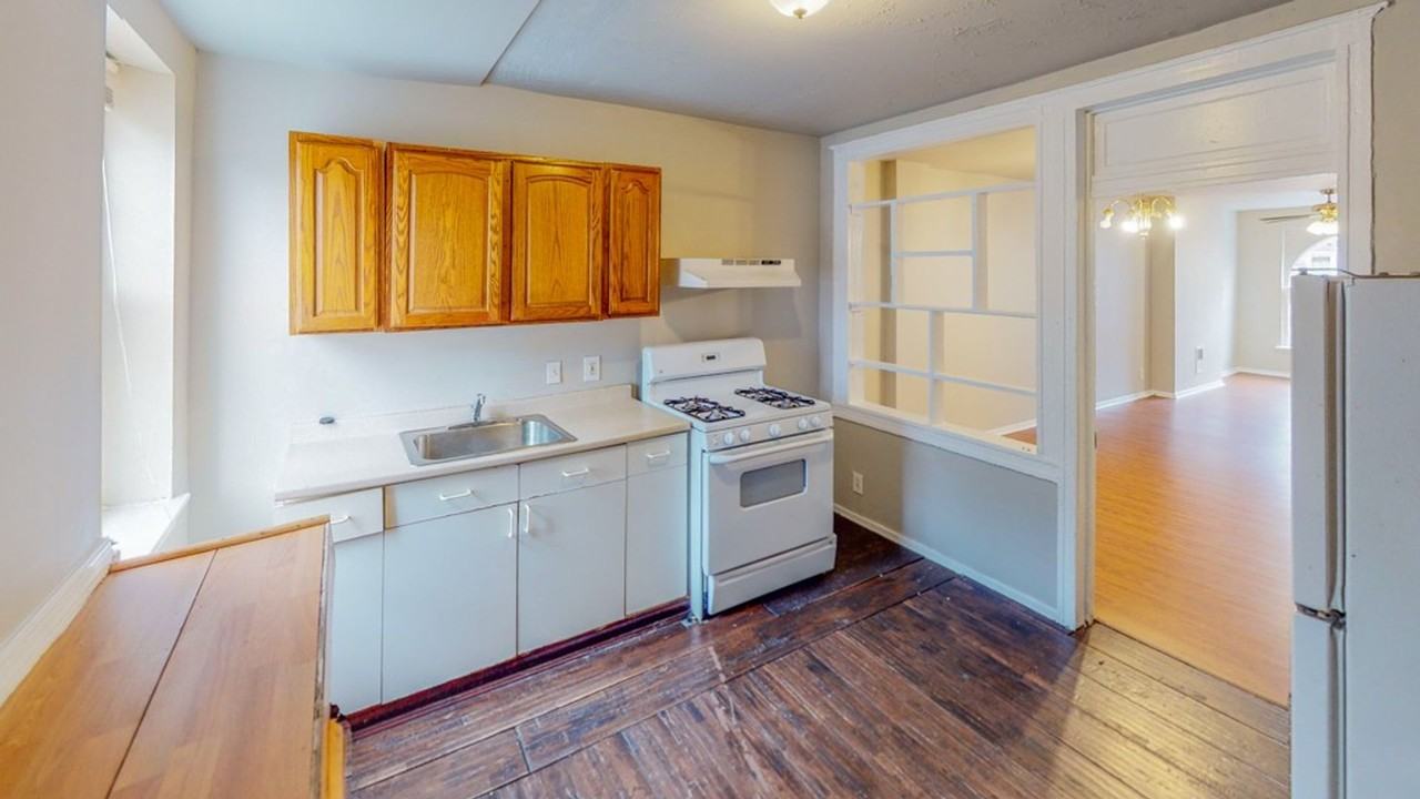 2429 Druid Hill Ave - Photo 5 of 13