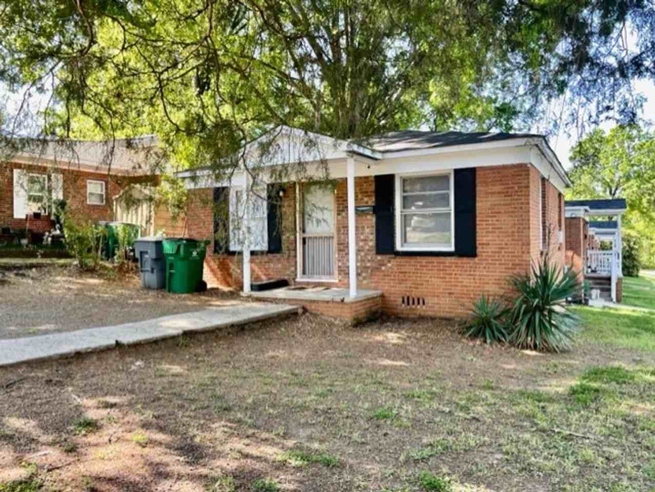 800 East 17th Street - Photo 3 of 10