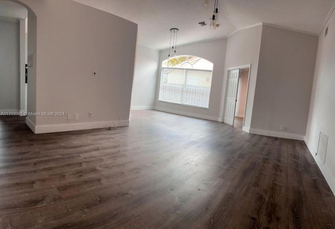 8050 Sw 157th Pl #NA - Photo 2 of 14