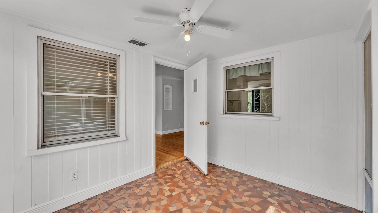 1026 E Palmetto St - Photo 5 of 30