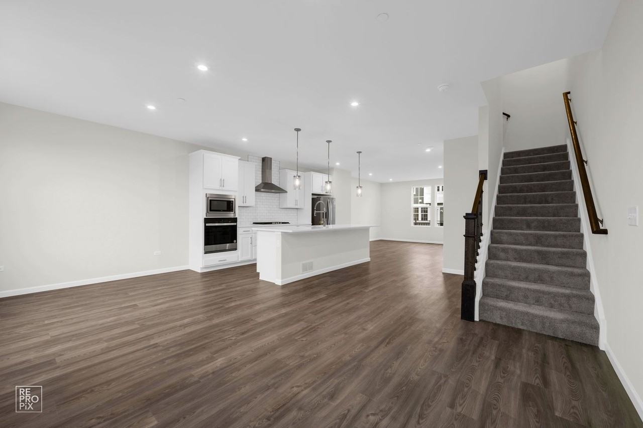 194 Yorktown Ct - Photo 3 of 16