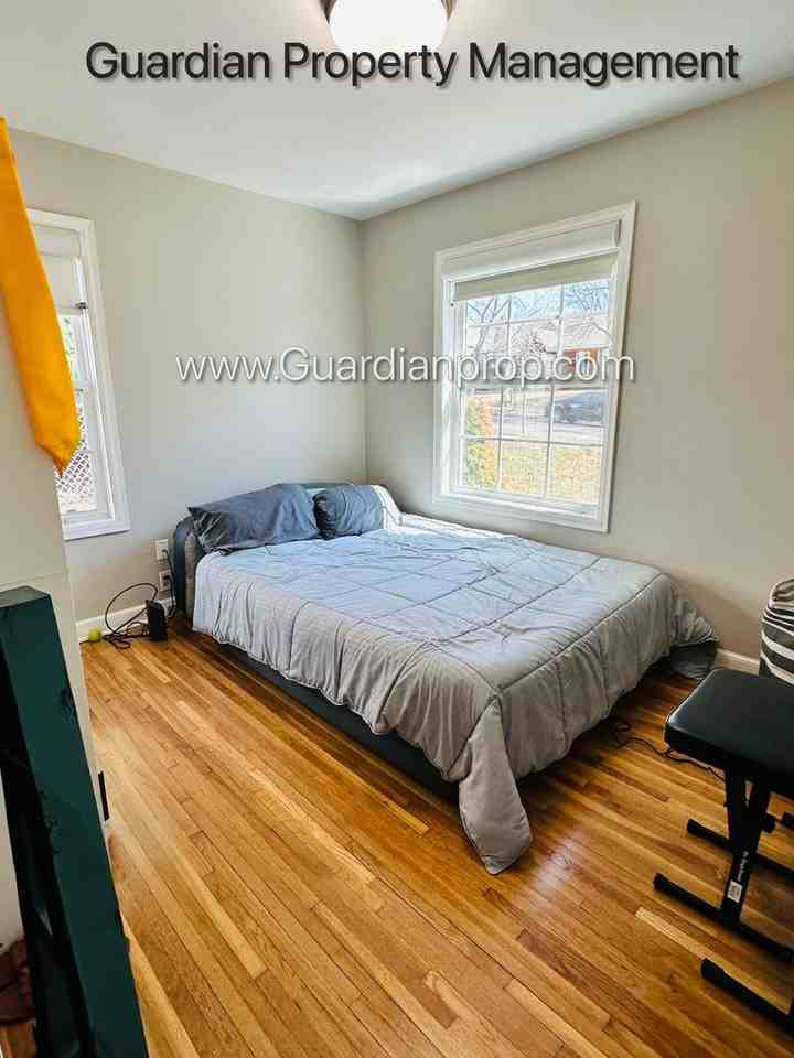 2748 Vernon Ave S - Photo 4 of 18
