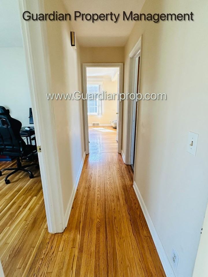 2748 Vernon Ave S - Photo 5 of 18