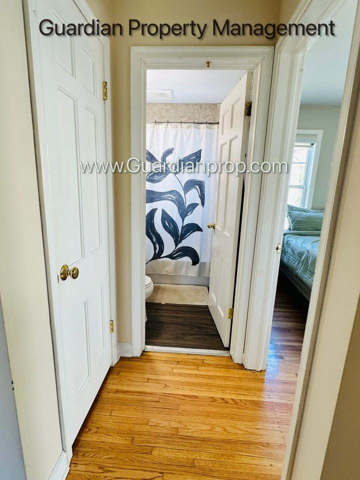 2748 Vernon Ave S - Photo 6 of 18