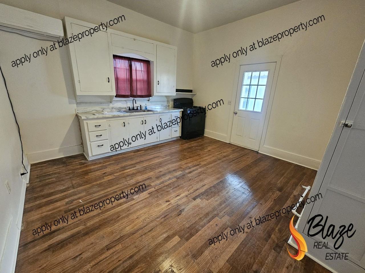 1511 Se 11th Ave - Photo 4 of 14