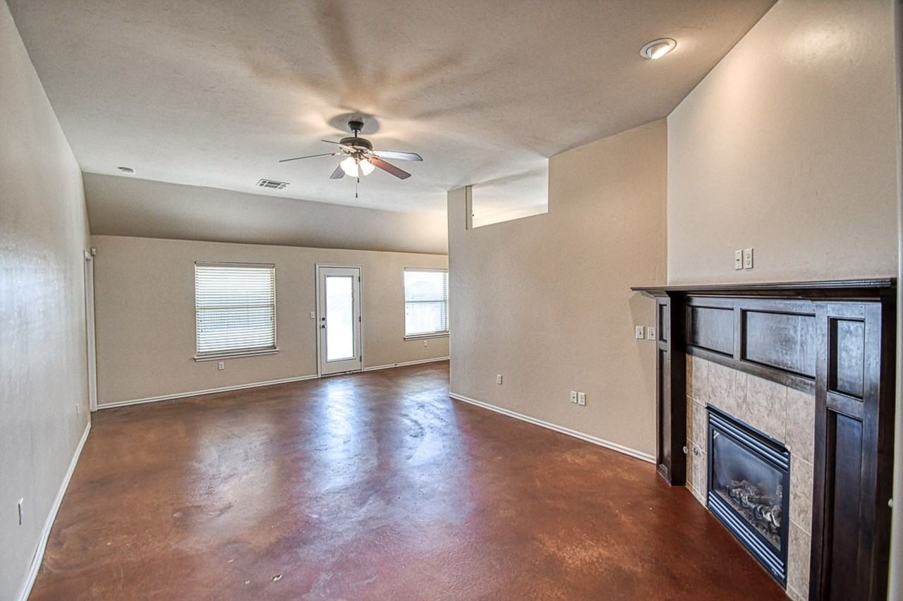 1004 Ridgeway Dr - Photo 5 of 28